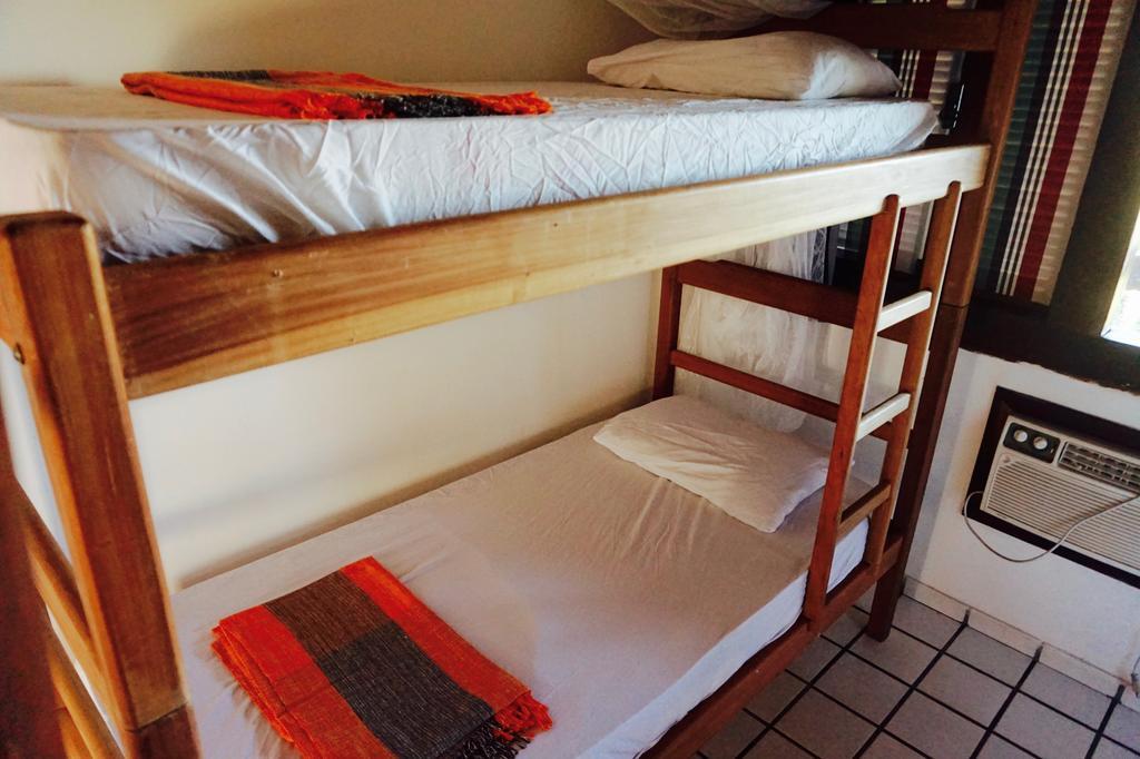 Novos Baianos Hostel E Pousada ปอร์โตเซกูโร ภายนอก รูปภาพ Bunk beds